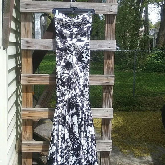 Xscape Dresses & Skirts - Xscape gown Xscape Dresses & Skirts - Xscape gown